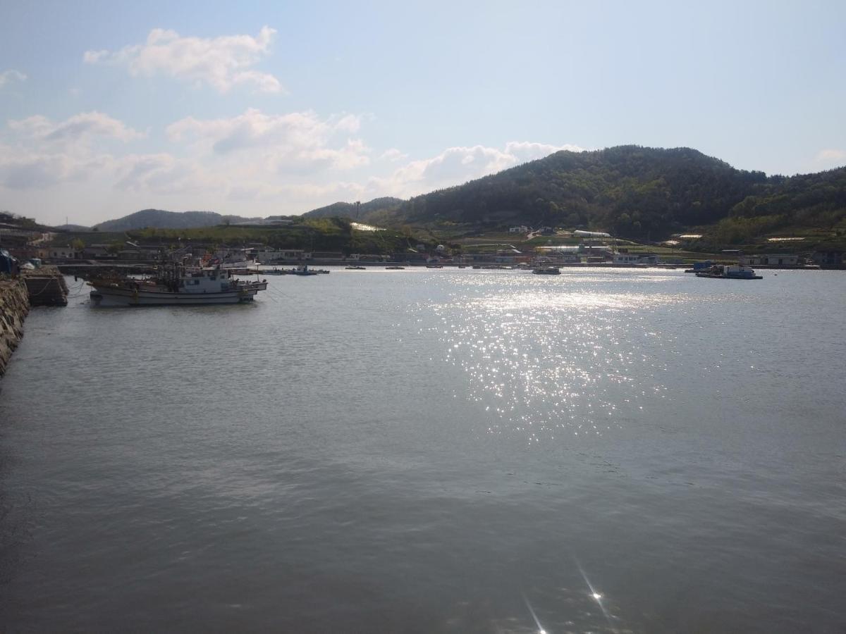 Villa Uwha Minbak Yeosu Exterior foto